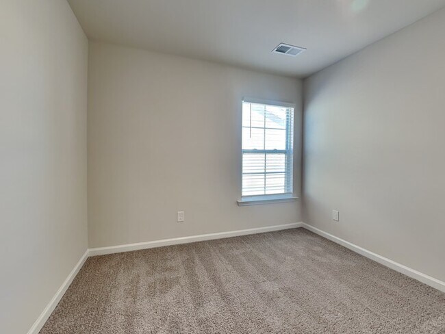 Building Photo - Available Now!  Burnside Farms  - Fenced i...