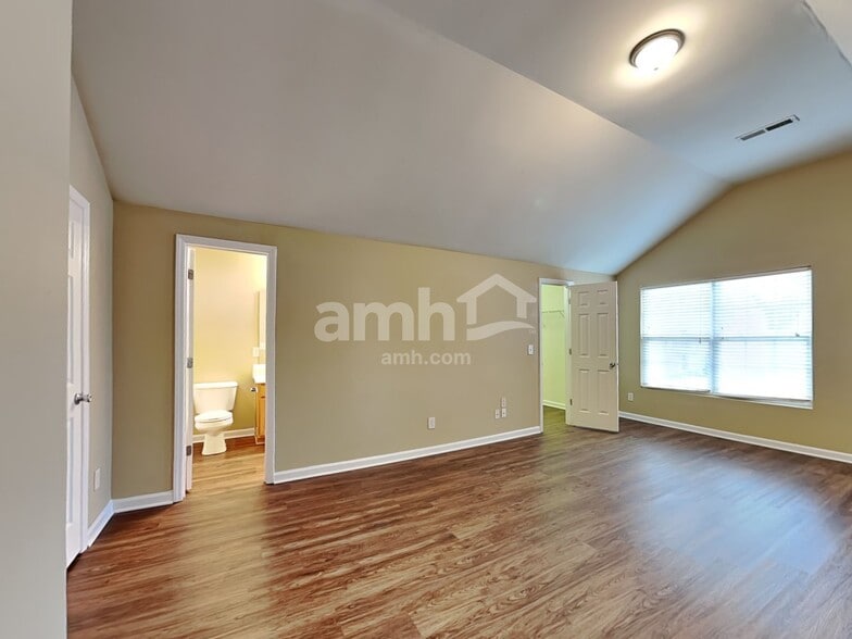 Building Photo - 3741 Horseshoe Farm St