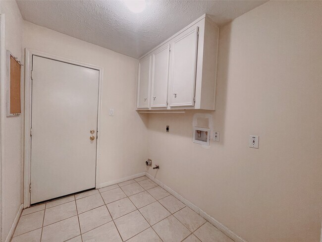 Building Photo - 3015 W Steepbank Cir