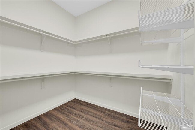 Building Photo - 28 Shalom Dr