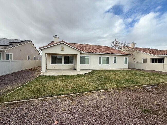 Building Photo - Apple Valley Estates- Gated Community- Beautiful 4 Bedrooms, 3 Bathrooms