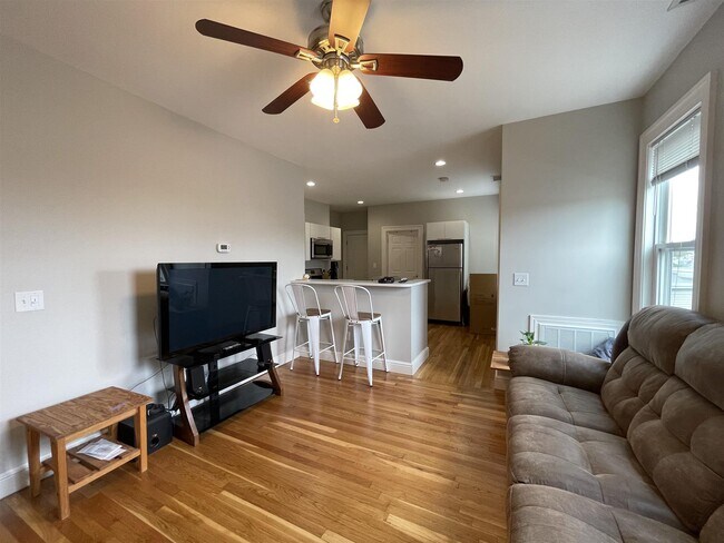 Building Photo - 171 Hampshire St