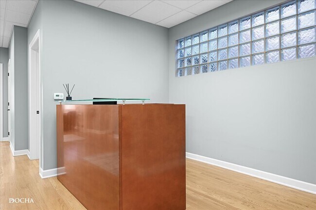 Building Photo - 202 W Main St