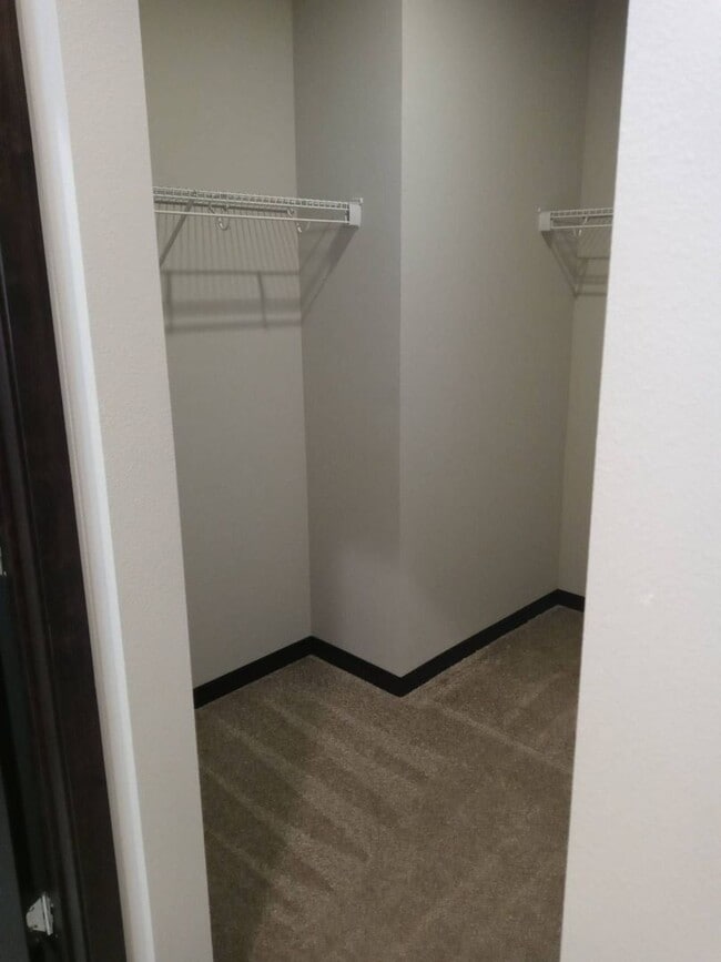 Building Photo - Beautiful 3-bedroom, 2-bath home at Woodbr...