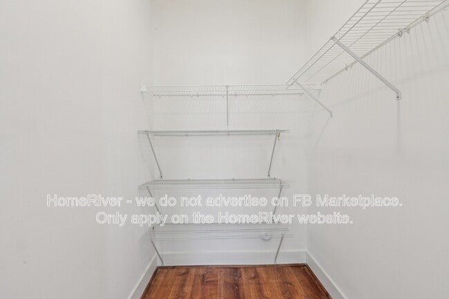 Building Photo - 517 Tavern Rd