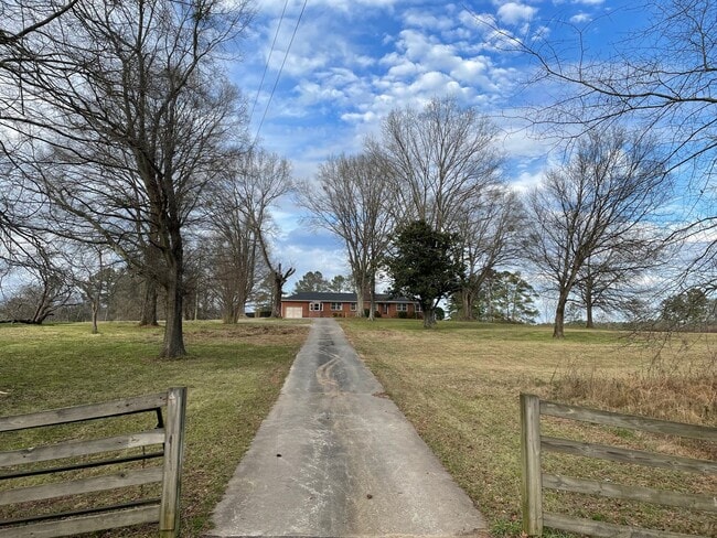 Primary Photo - Executive 3/3 House in Coosa on Acreage $1...