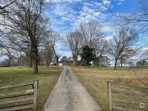 Building Photo - Executive 3/3 House in Coosa on Acreage $1...