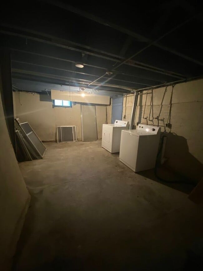 Building Photo - $2,250 | 3 Bedroom, 1.5 Bathroom House | NO PETS | Available for Immediate Move In!