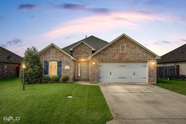 Primary Photo - Brick Home In Haughton