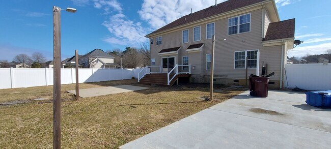 Building Photo - Beautiful home in GREAT location