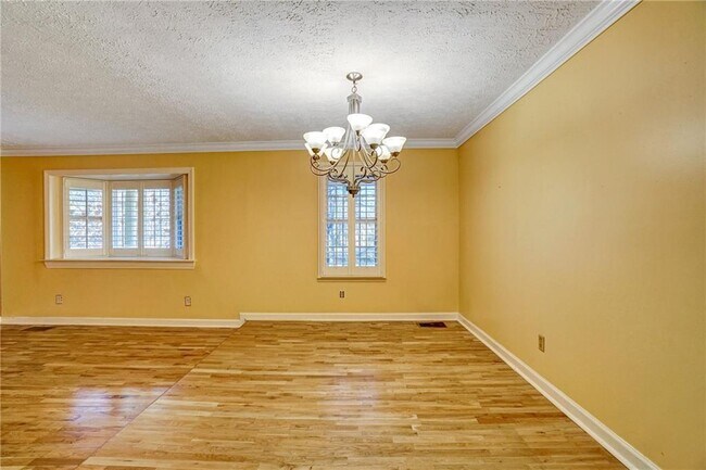 Building Photo - 648 Cativo Dr SW