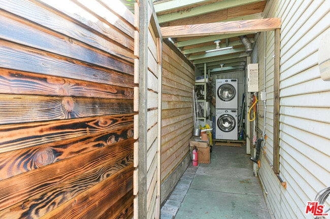 Building Photo - 1640 Electric Ave