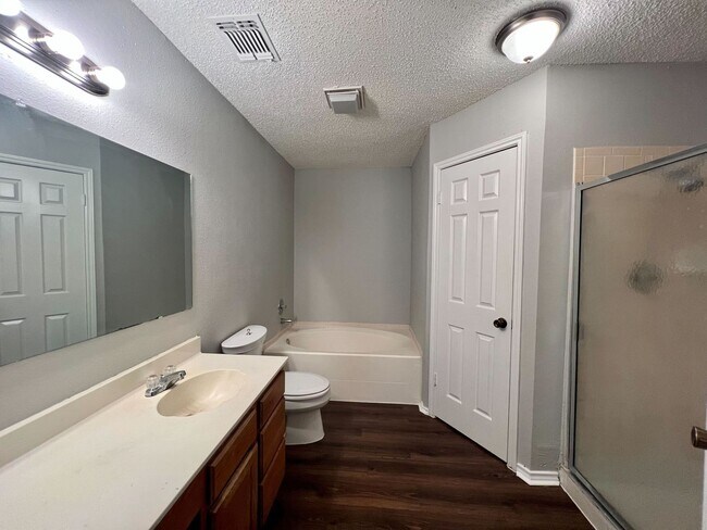 Building Photo - 8626 Serene Ridge Dr