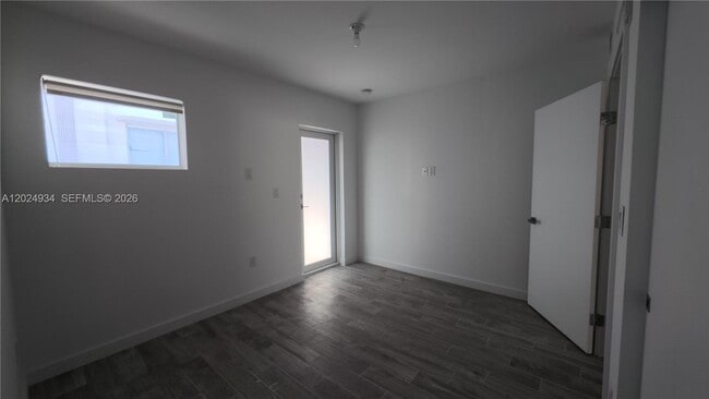 Building Photo - 1035 Euclid Ave