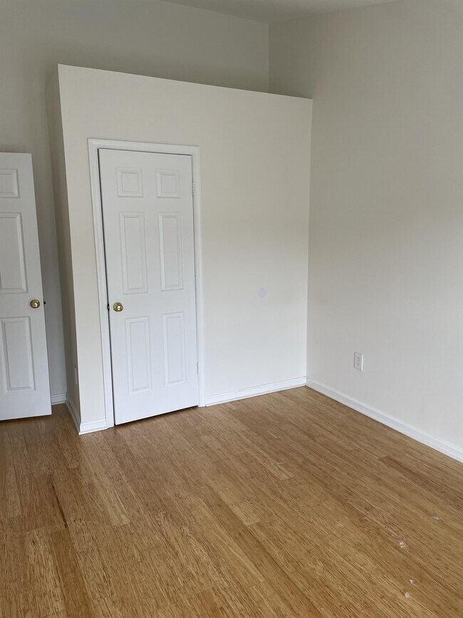 Building Photo - 10613 Ignatius Digges Dr