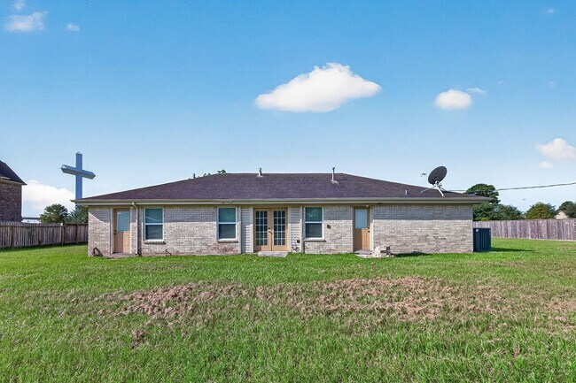 Building Photo - 13310 Boudreaux Estates Dr