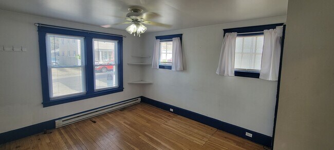 Building Photo - Alsace St #204 Manchester NH