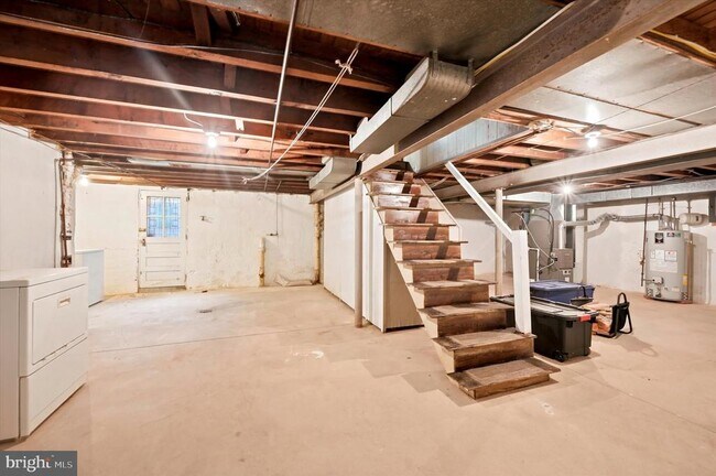 Building Photo - 6908 City Ave