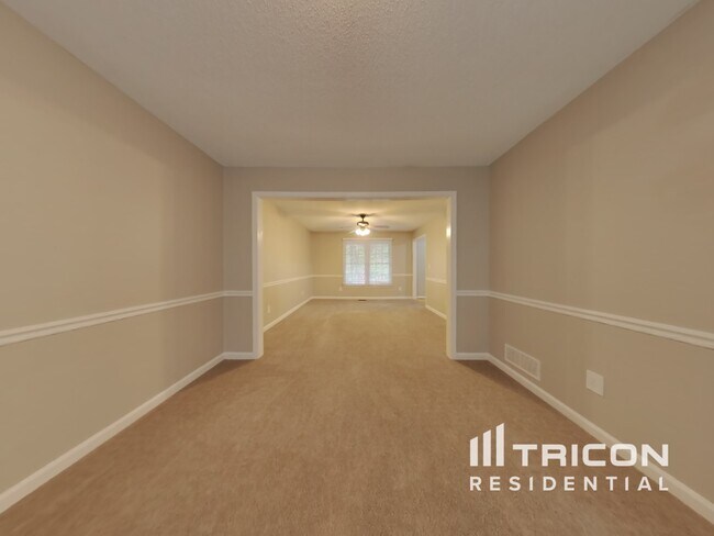 Building Photo - 47 Oak Ln