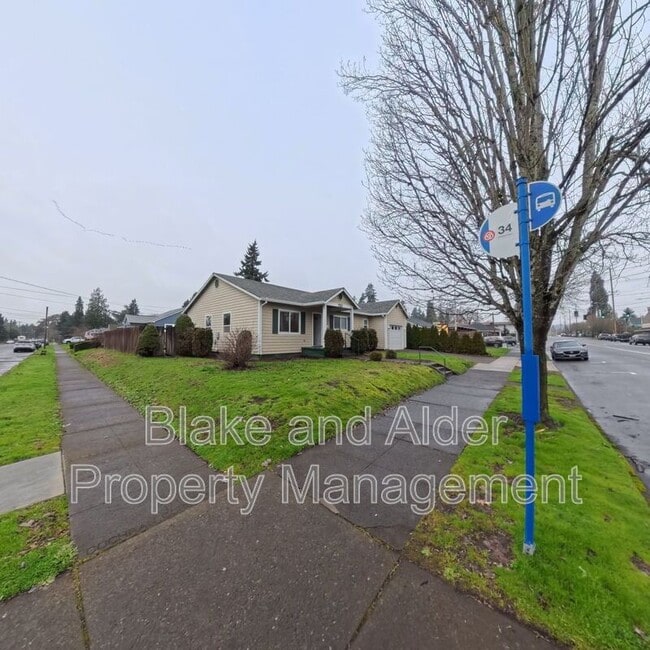 Building Photo - 720 Portland Ave