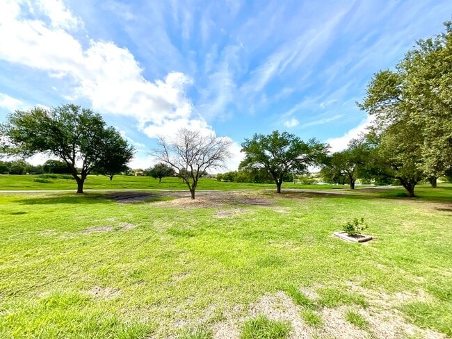Building Photo - 7326 Putter Ln