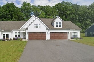 Building Photo - 553 Championship Dr