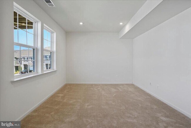 Building Photo - 64 Stafford Pl