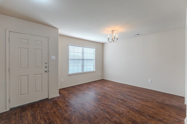 Building Photo - 2007 Naplechase Crest Dr