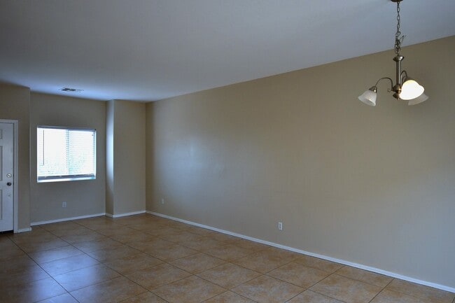Building Photo - 2300 E Magma Rd