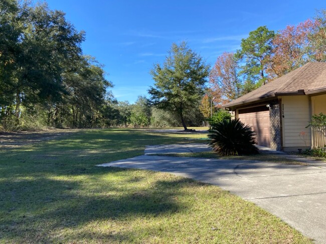 Building Photo - 3 Bedroom, 2 Bath, 2 Car Garage on an acre...