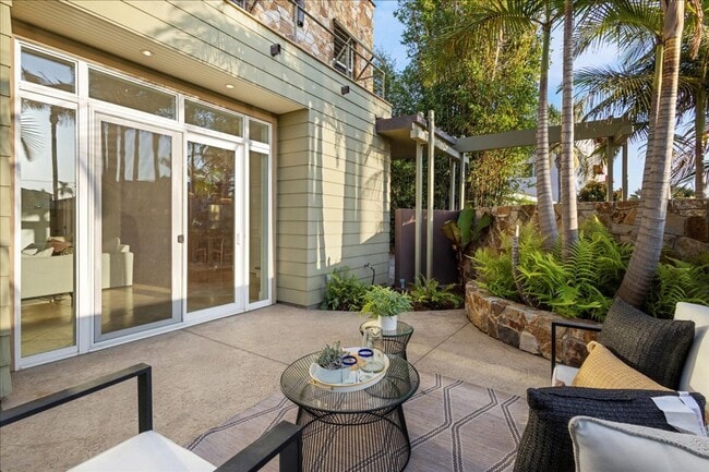 Building Photo - 411 Orange Ave