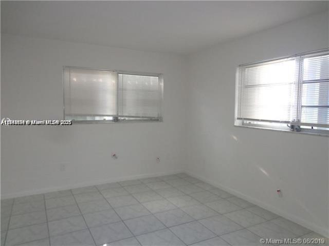 Building Photo - 15225 NE 6th Ave