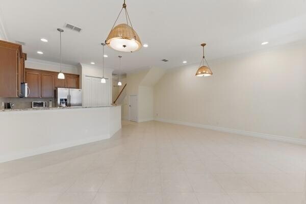 Building Photo - 6109 NW Kendra Ln