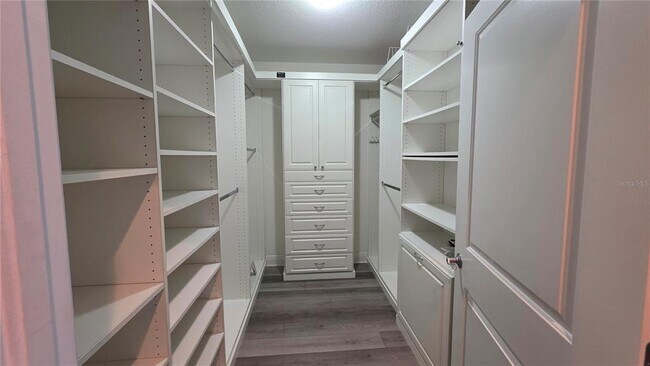 Building Photo - 628 Cleveland St