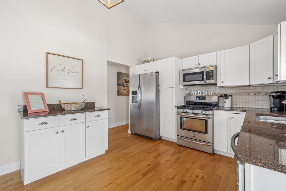 Building Photo - 131 Franklin