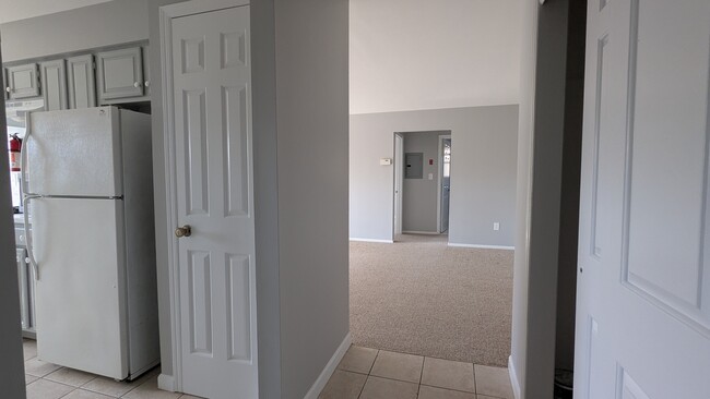 Hallway -Pic 1 - 508 Sharon Garden Ct