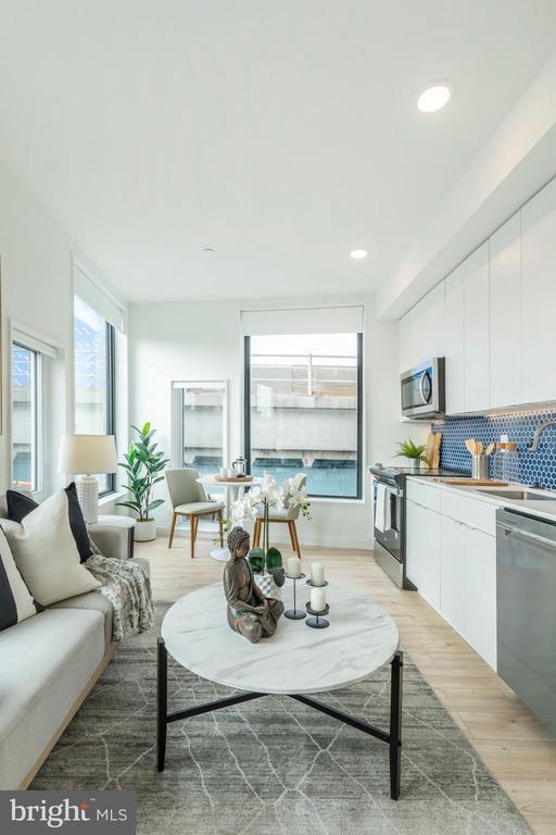 Building Photo - 1131-39 N Front St