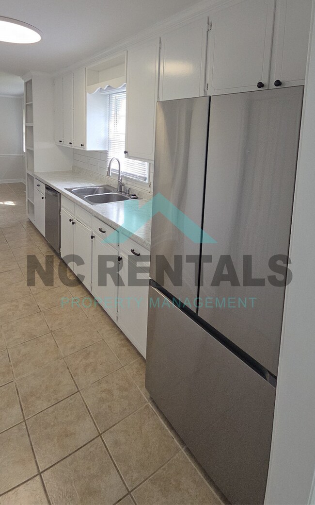 Building Photo - 2300 Carlford Rd