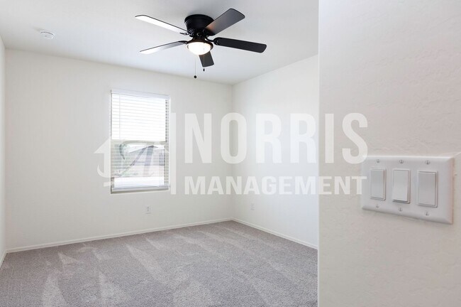 Building Photo - Beautiful Brand New Home with a View