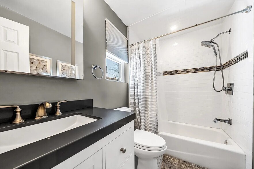 Building Photo - 90 Union Ave