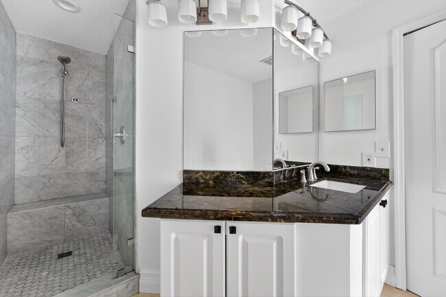 Building Photo - 11015 Legacy Ln