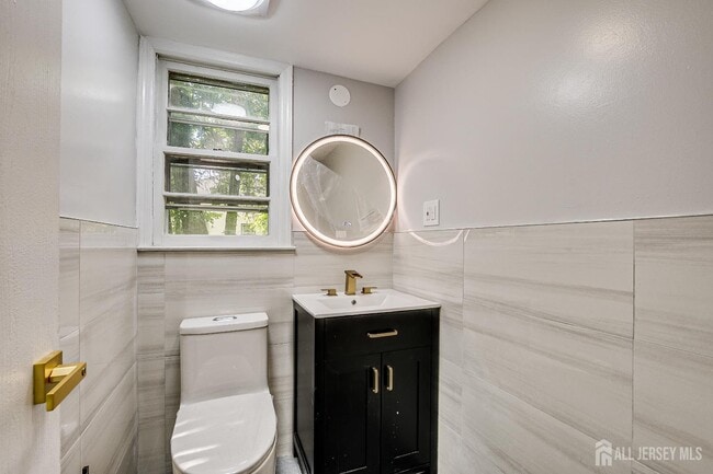 Building Photo - 5 Pelmont Pl