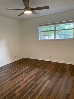 Building Photo - 228 E Greenfield Dr