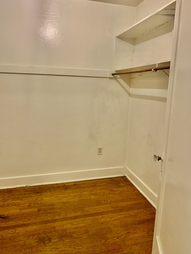 Storage - 2541 15th Ave S
