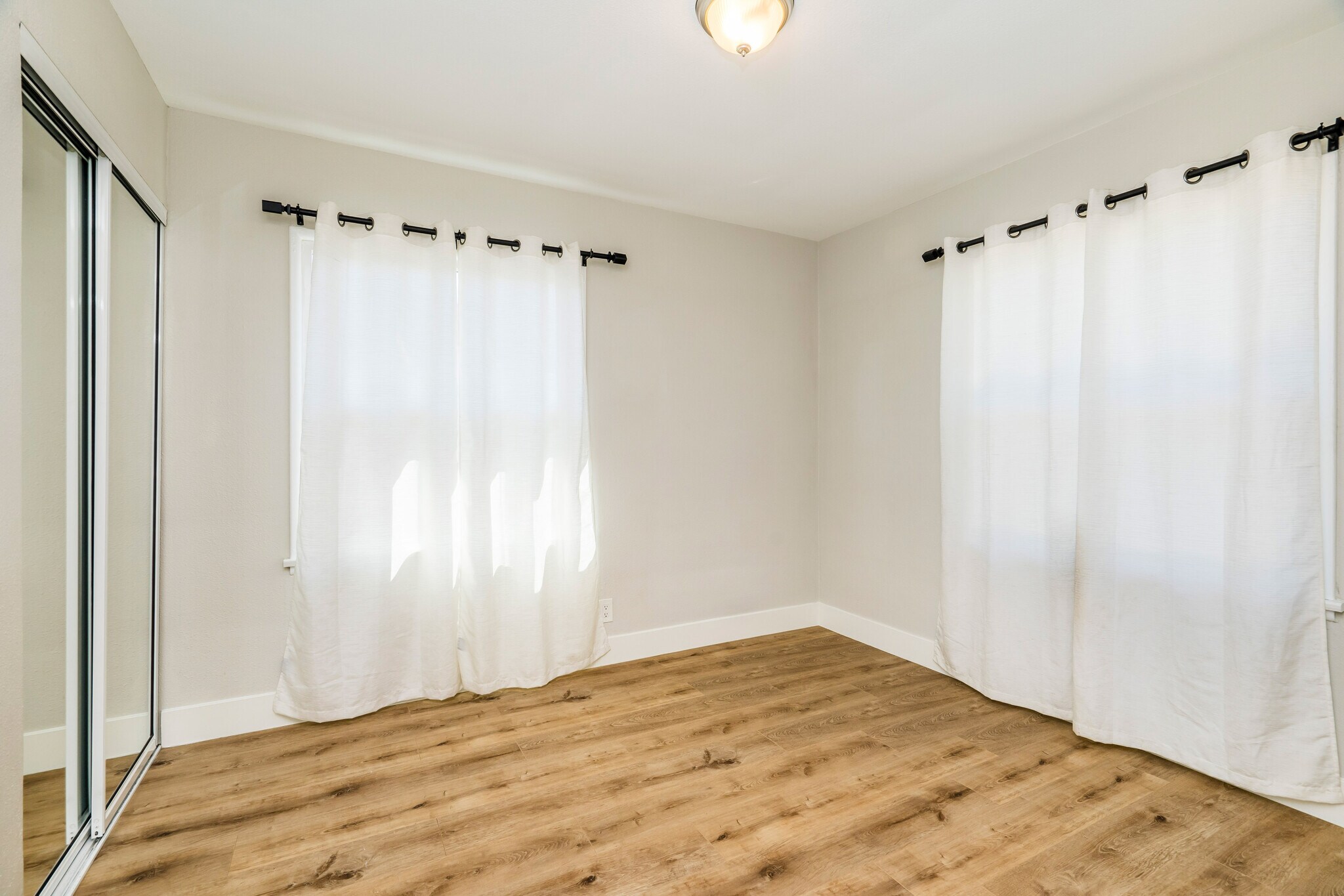 Building Photo - 6714 Amigo Ave