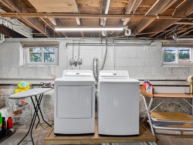 Building Photo - 35 Hancock Ave