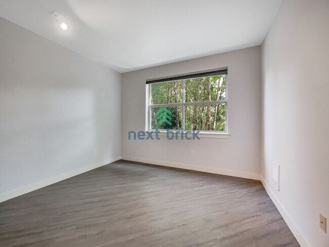 Building Photo - Beautiful 2 Bed 2 Bath for Rent with desig...