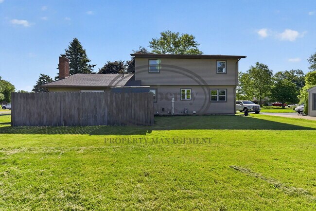 Building Photo - 3018 Gleneagle Dr
