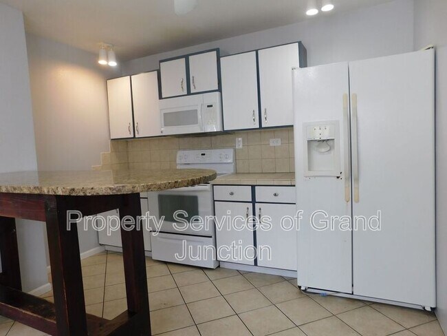 Building Photo - 1340 Orchard Ave