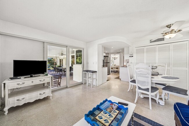 Building Photo - 5550 Osprey Dr